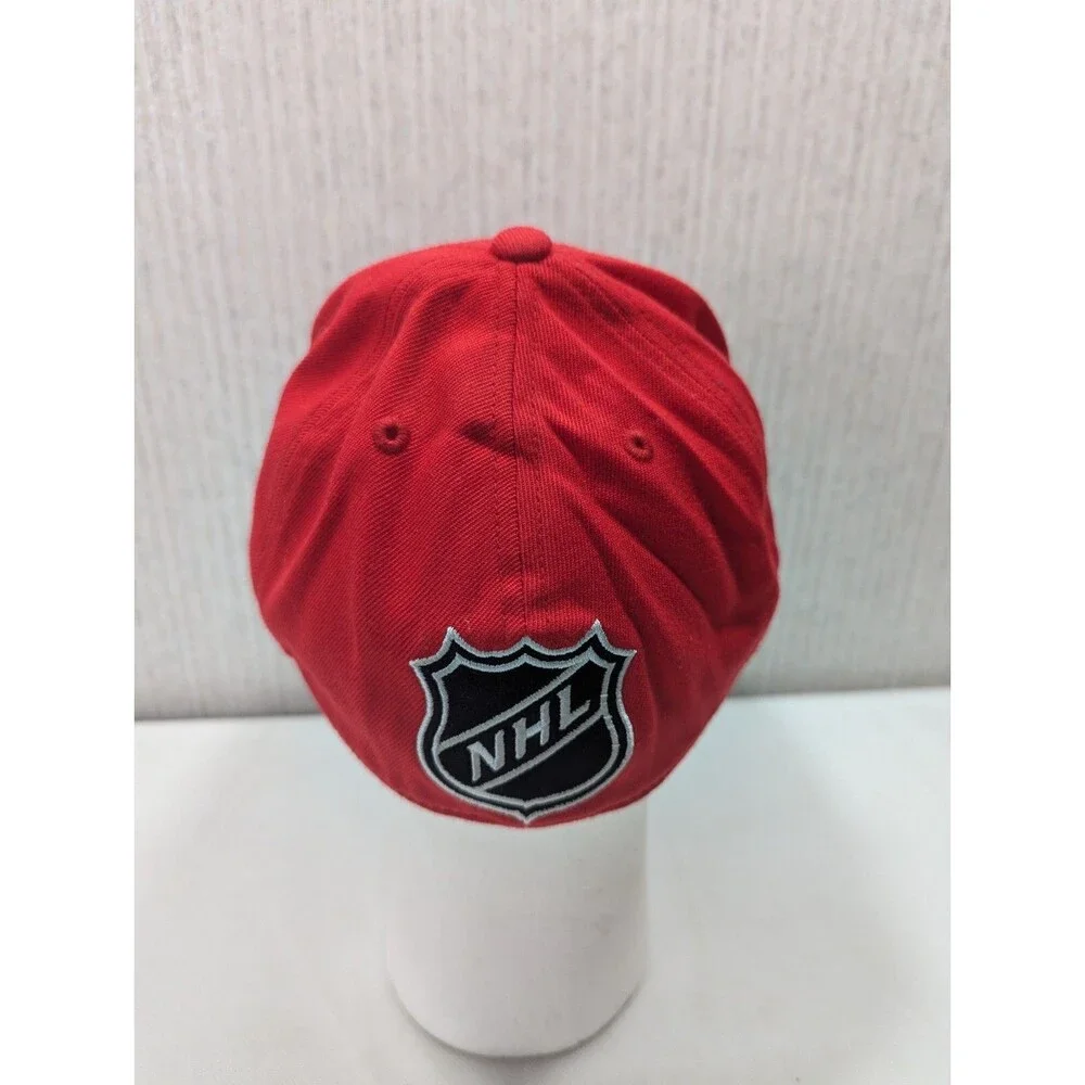 Reebok - NHL- Detroit Red Wings - 210 Fitted Hat-Size 7 1/4 - 7 5/8 - Face Off